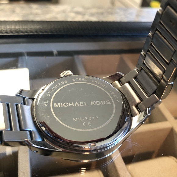 Michael Kors Watch - Picture 4 of 5